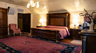 Room 6 (Master Bedroom)