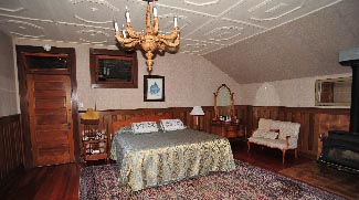 Room 5 (Beige Room)